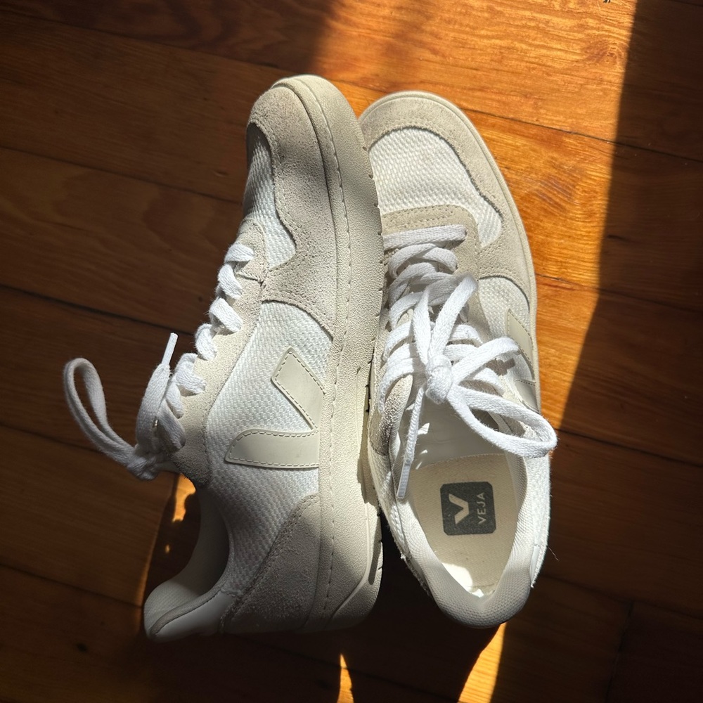 Veja V-10 leather and suede sneaker